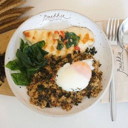 Fried Quinoa Holy Basil Chicken Breast with Kale Chips