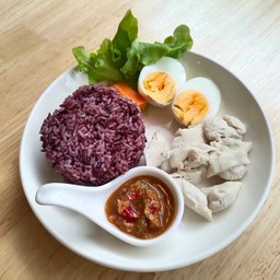 ข้าวไก่กะปิ ไข่ต้ม 70 กรัม  Protein 25g  Kcal 350