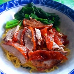 โต๋เต๋ ข้าวขาหมู (หัวหินซอย 102)