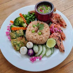 ข้าวคลุกน้ำพริกกะปิ กุ้งย่างดอกเกลือ