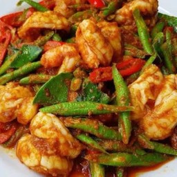 ผัดเครื่องแกง