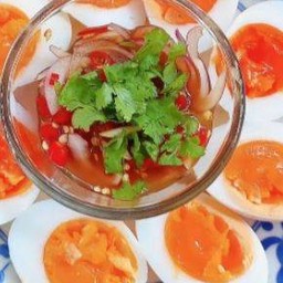 ยำไข่ยางมะตูม