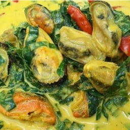 แกงคั่วหอยแมลงภู่ใบชะพลู