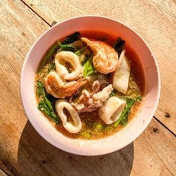 เส้นหมี่ราดหน้าทะเล