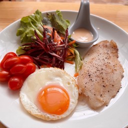 ดอลลี่ ราชินี 160g Protein 38g Kcal 305