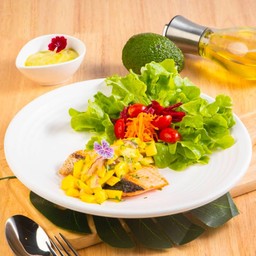 แซลมอน แมงโก้ ซัลซ่า สลัด 80 กรัม Protein 18g Kcal 250