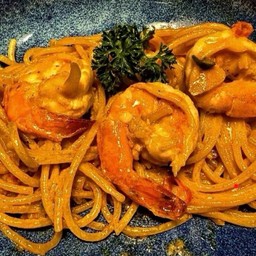 สปาเก็ตตี้กุ้งครีมซอสศรีราชา