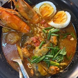 มาม่าต้มยำทะเลน้ำข้น