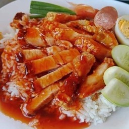 ข้าวหมูแดงหมูกรอบ