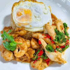 ข้าวกะเพราไก่ ไข่ดาว