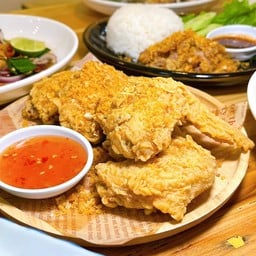 ร้านอยากยำ Yakyum สุรินทร์-ตรงข้ามประตู 2 รร.วีรวัฒน์