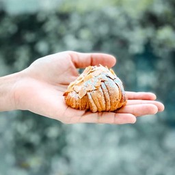 Mini Almond croissant