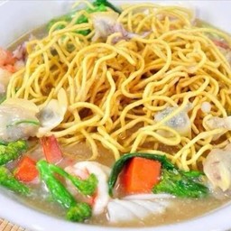 ราดหน้า เหลืองกรอบ