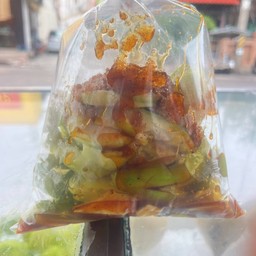 มะกอกน้ำราดกะปิน้ำปลาหวาน