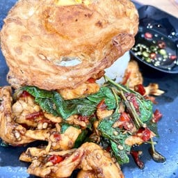 ผัดพริกสดราดข้าว