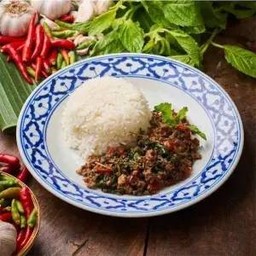 ข้าวกะเพรา เนื้อ