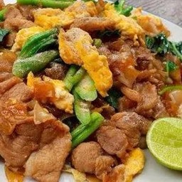 ผัดซีอิ๊วไก่ 🐓🥚🍳