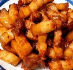 สามชั้นทอดราดน้ำปลา