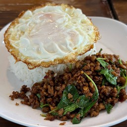 ข้าวกระเพราเนื้อสับ