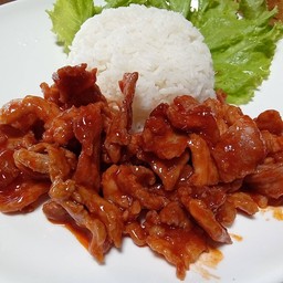หมูผัดซอสสไปซี่ราดข้าว