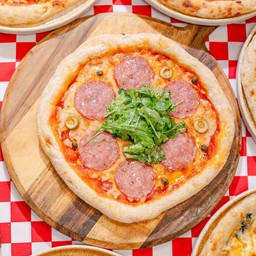 Diavola (Italian Salami) & Rocket Salad (ถาด)