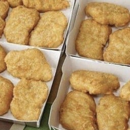 นักเก็ตไก่ 6 ชิ้น