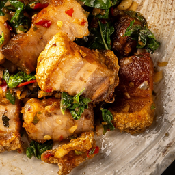 (กับข้าว)กะเพราหมูกรอบ/Crispy Chashu Kaprow