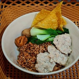 ก๋วยเตี๋ยวไก่เด้งต้มยำแห้ง