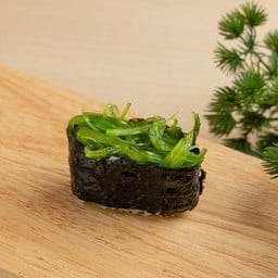 ยำสาหร่ายซูซิ