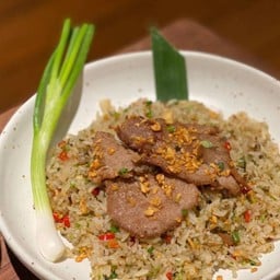 oข้าวผัดคั่วพริกเกลือเนื้อหมักน้ำมันงา