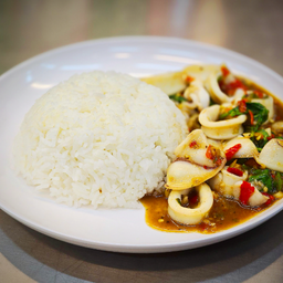 ข้าวกะเพราปลาหมึก