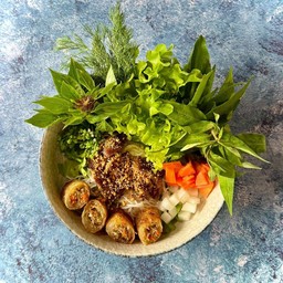 ยำก๋วยเตี๋ยวเวียดนาม