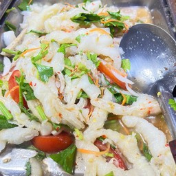 ยำตีนไก่