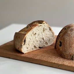 Half loaf : Champignon Caper (ครึ่งโลฟ)