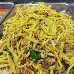 กระเพราหน่อไม้