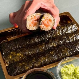 ซูชิโรล ต่อกล่อง