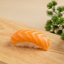 แซลมอนิกิริ