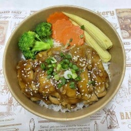 ข้าวไก่เทริยากิ มาม่า อาหารตามสั่ง ชากาแฟ ครอฟเฟิล