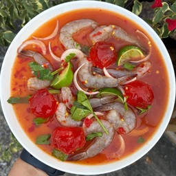 ยำกุ้งสดไข่แดงเค็ม