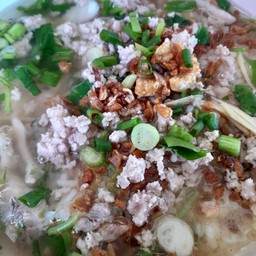 ข้าวต้มหมูสับ