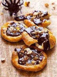 MINI CHOCOLATE PIZZA 4PC ~ พิซซ่ามินิช็อกโกแลต 4 ชิ้น