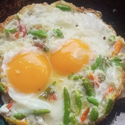 ข้าวไข่ดาวพริกขี้หนู