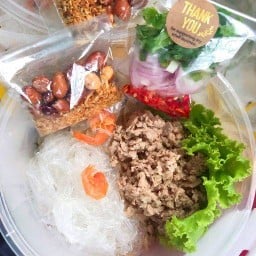 ยำโคตรแซ่บ (ยำบ้านบ้าน) (คลองพระอุดม)