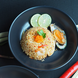 ข้าวผัดต้มยำซีฟู้ด
