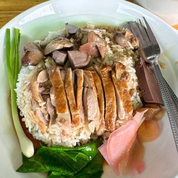ข้าวหน้าเป็ด พิเศษ