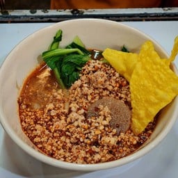 ก๋วยเตี๋ยวไก่สับต้มยำ