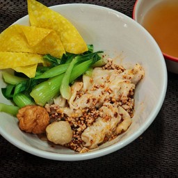 เกี๊ยวไก่ต้มยำแห้ง