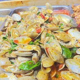 ผัดหอยลายนำพริกเผา