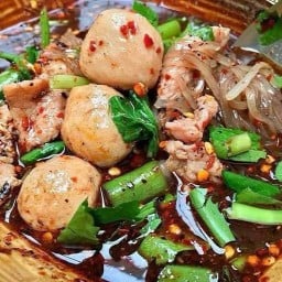 บ้านก๋วยเตี๋ยวหมูตุ๋น