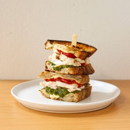 Chicken, Pesto, Mozzarella and Sun dried tomato